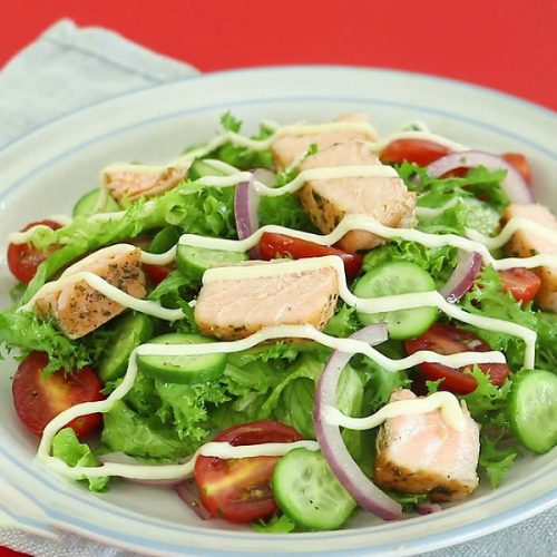 5.mon salad ca hoi 500x500 - Top 16+ món ăn ngon từ cá hồi thơm ngon, bổ dưỡng cho gia đình
